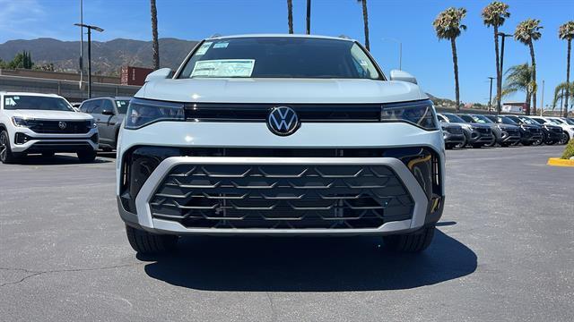 2025 Volkswagen Taos SE Corona CA