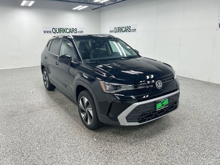 2025 Volkswagen Taos SE Oshkosh WI