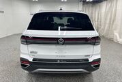 2025 Volkswagen Taos SE Oshkosh WI