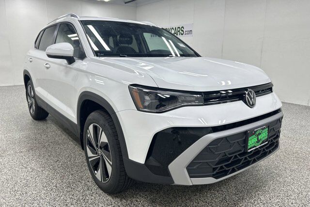 2025 Volkswagen Taos SE Oshkosh WI