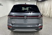 2025 Volkswagen Taos SE Oshkosh WI