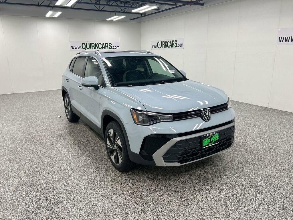 2025 Volkswagen Taos SE Oshkosh WI