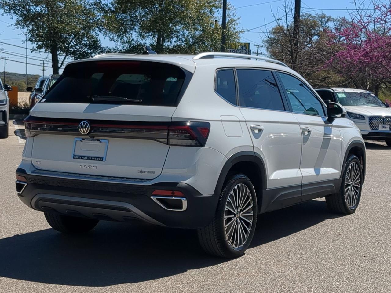 2025 Volkswagen Taos SE