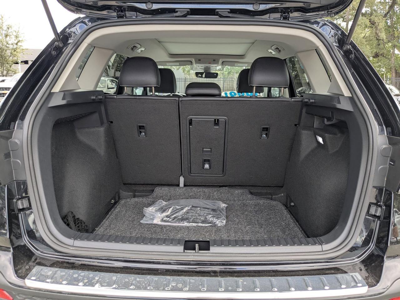 2025 Volkswagen Taos SE San Antonio TX