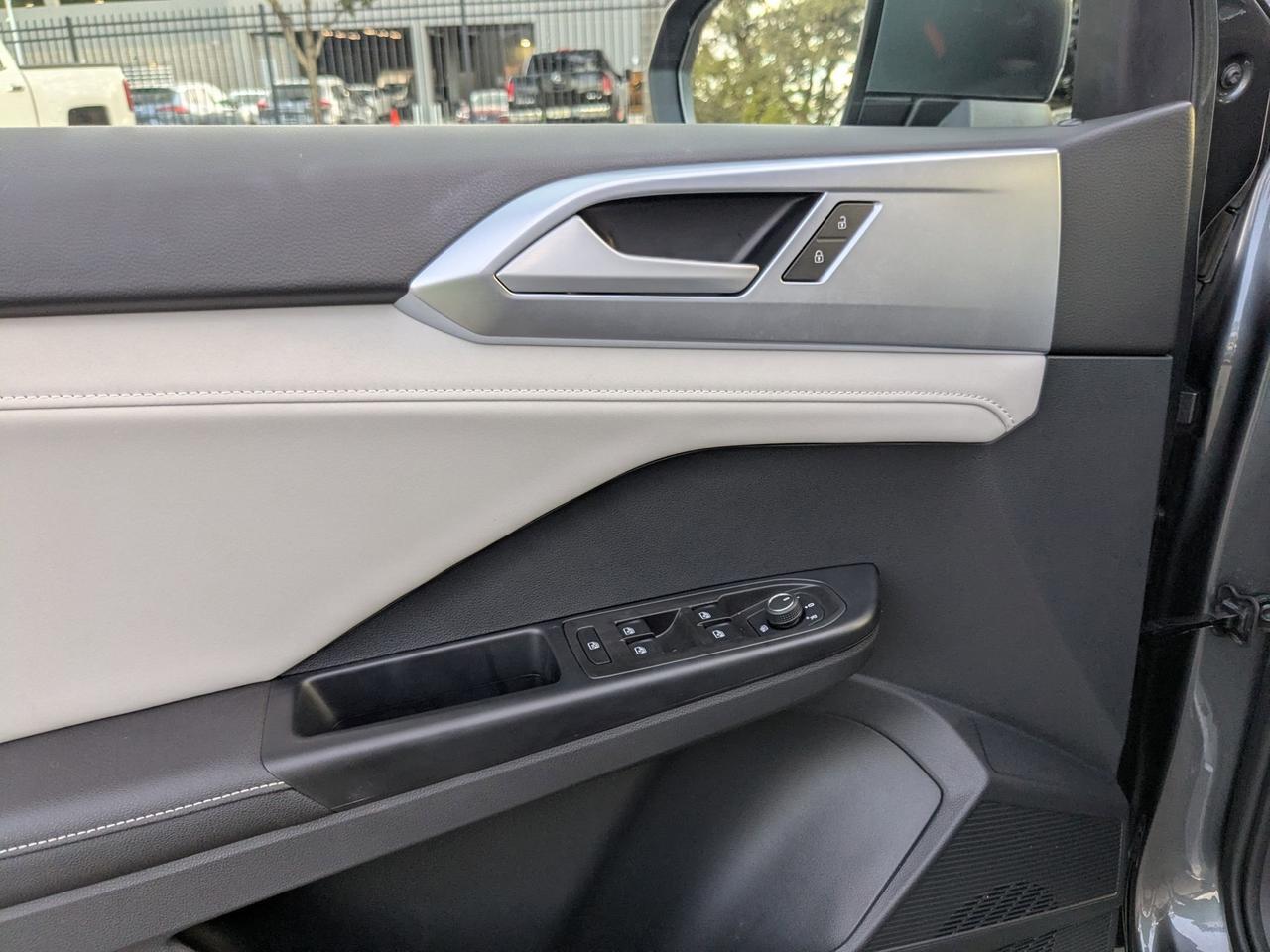 2025 Volkswagen Taos SE San Antonio TX