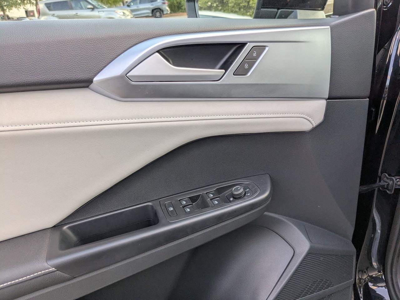 2025 Volkswagen Taos SE San Antonio TX