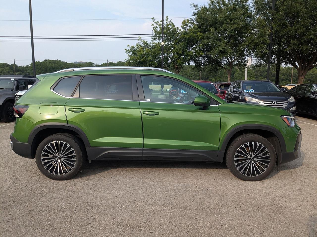 2025 Volkswagen Taos SE