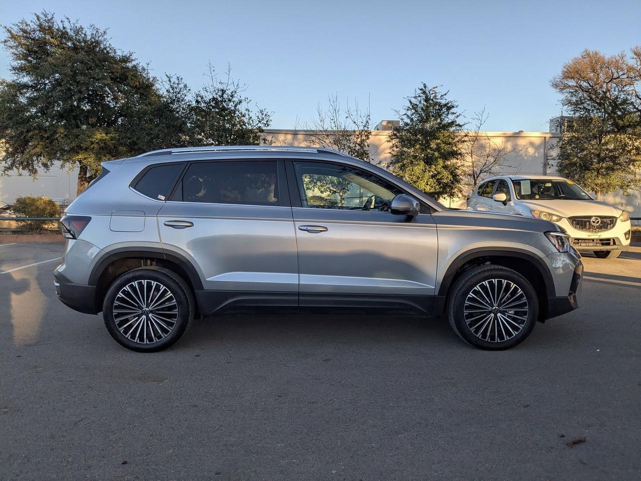 2025 Volkswagen Taos SE