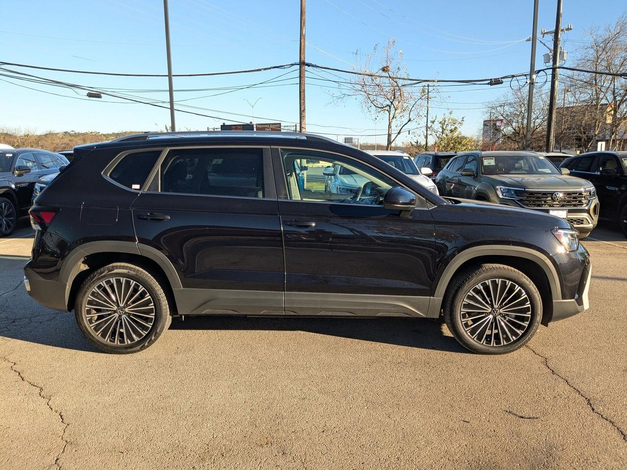 2025 Volkswagen Taos SE