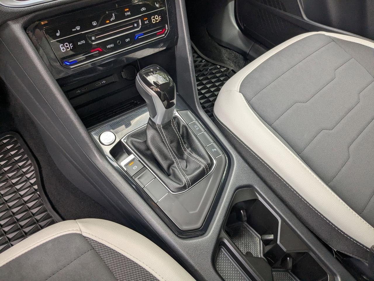 2025 Volkswagen Taos SE San Antonio TX