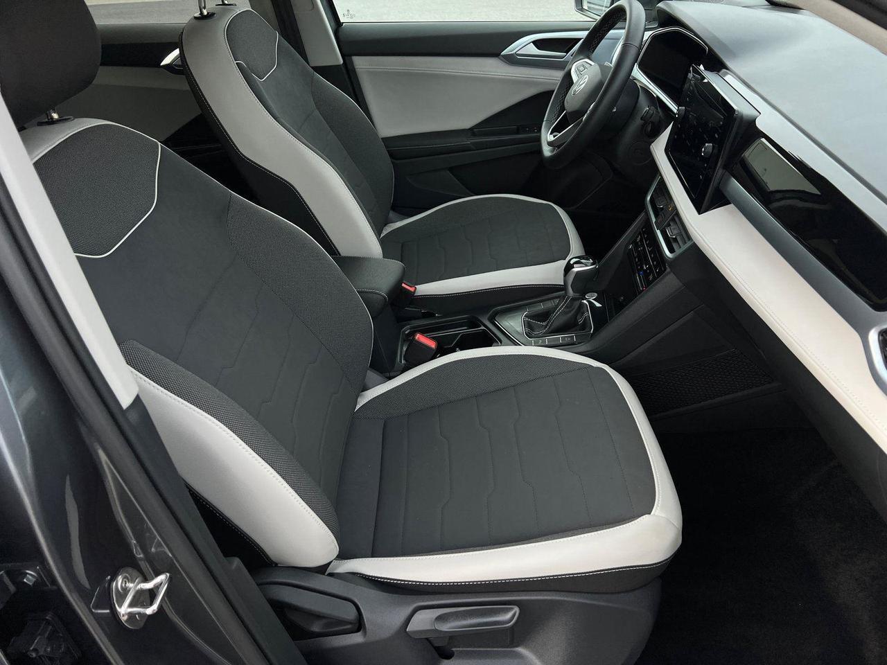 2025 Volkswagen Taos SE Hagerstown MD