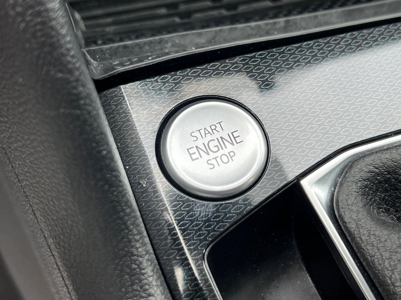 2025 Volkswagen Taos SE Hagerstown MD