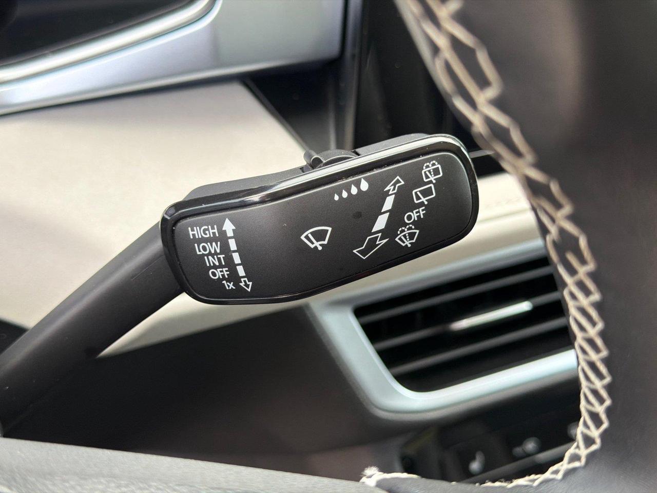 2025 Volkswagen Taos SE Hagerstown MD