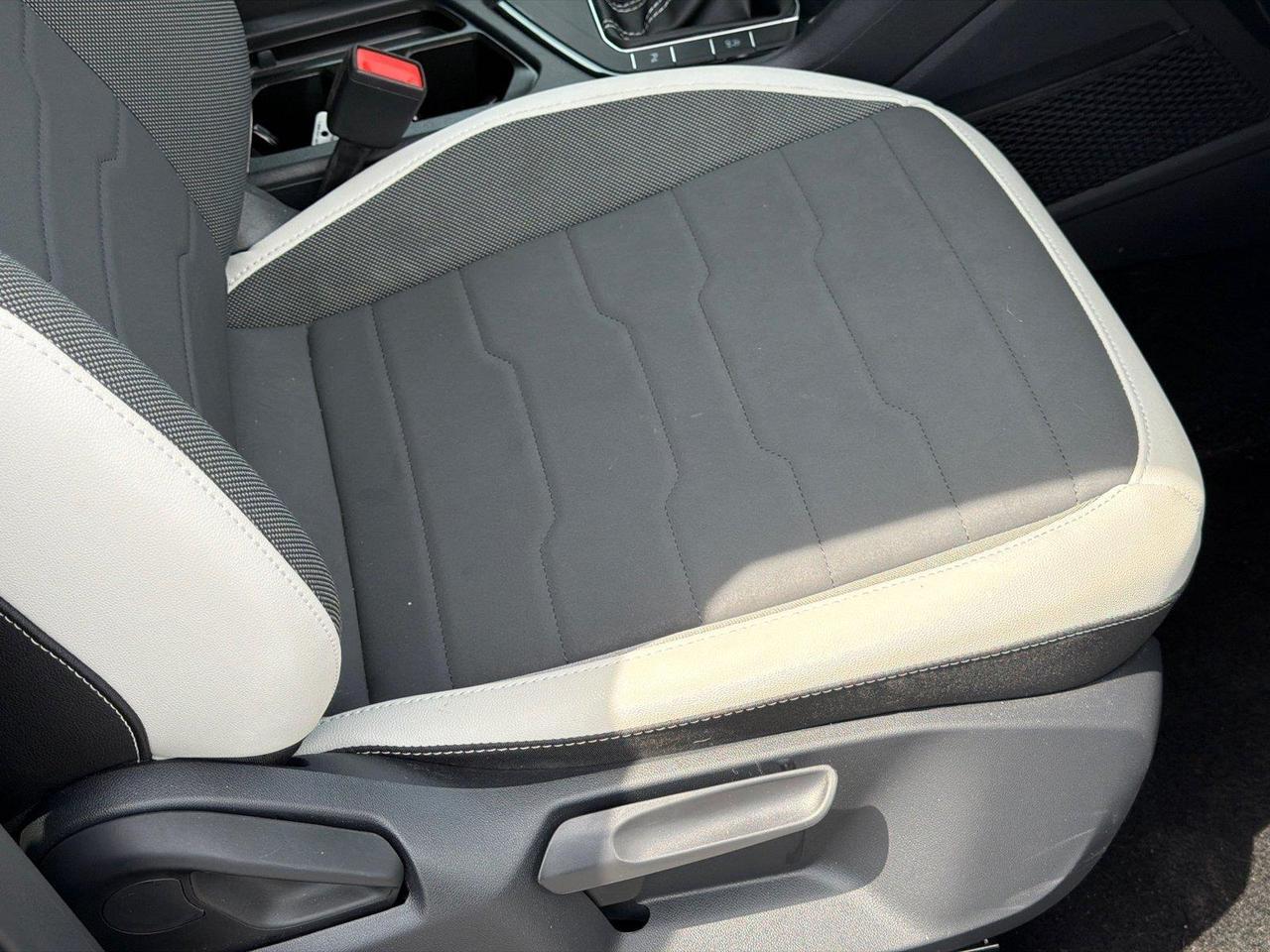 2025 Volkswagen Taos SE Hagerstown MD