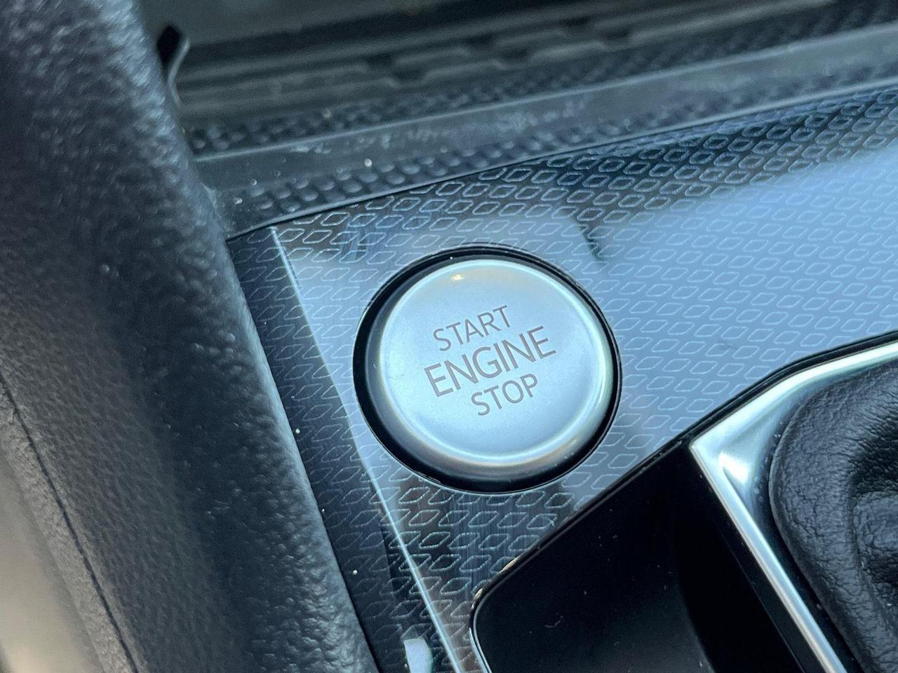 2025 Volkswagen Taos SE Hagerstown MD