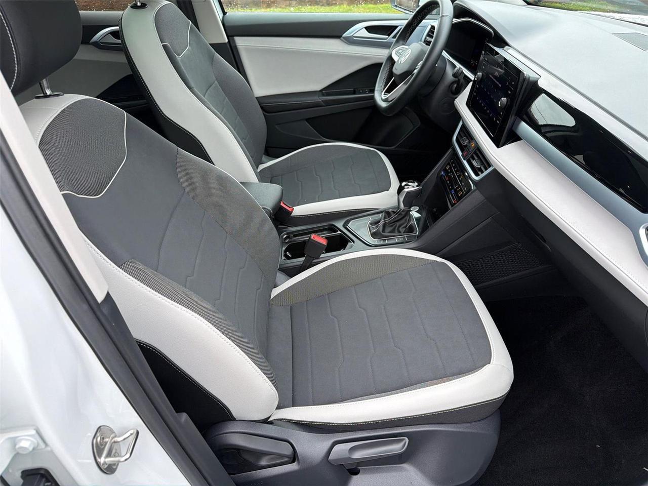 2025 Volkswagen Taos SE Hagerstown MD