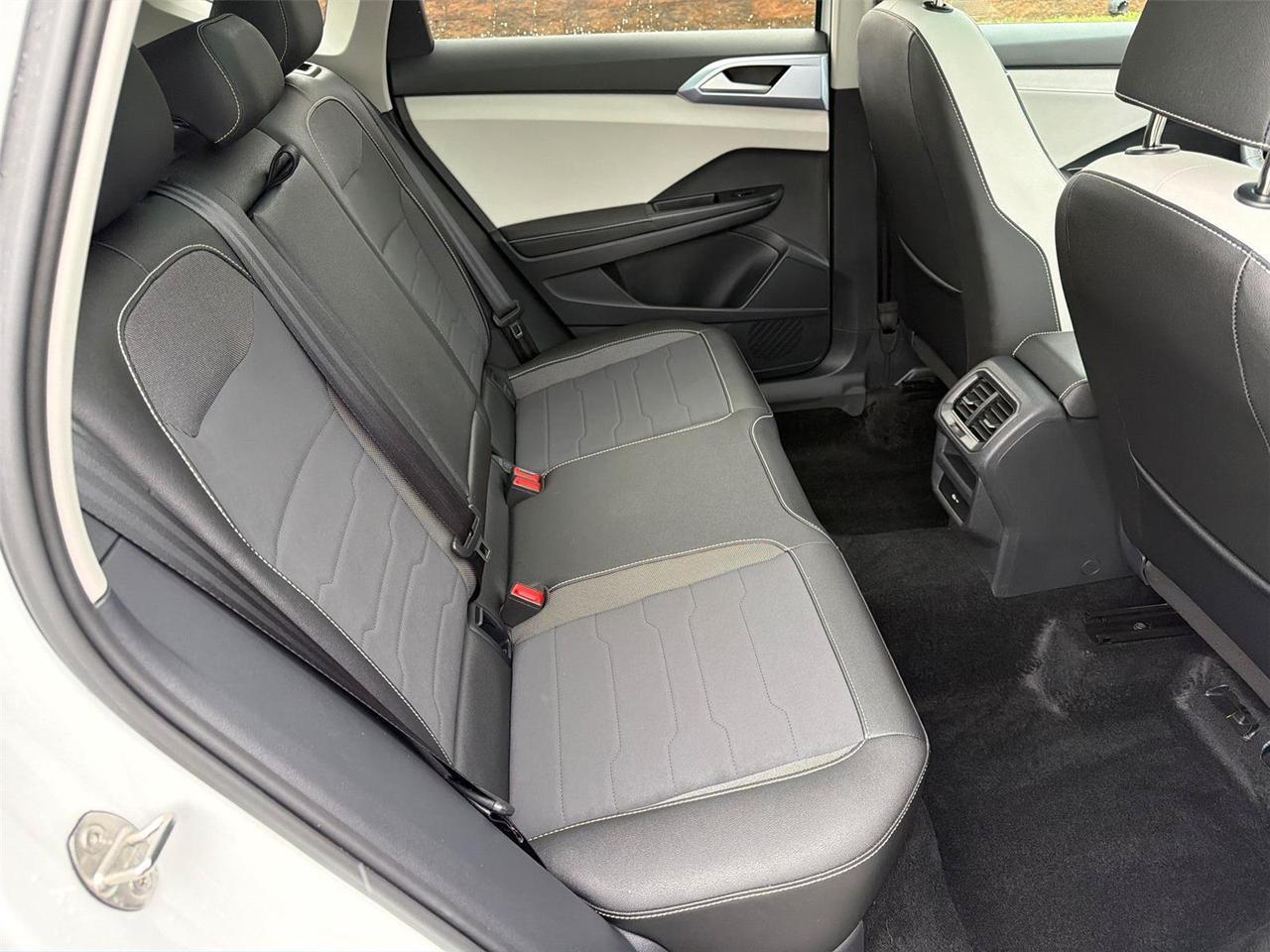 2025 Volkswagen Taos SE Hagerstown MD