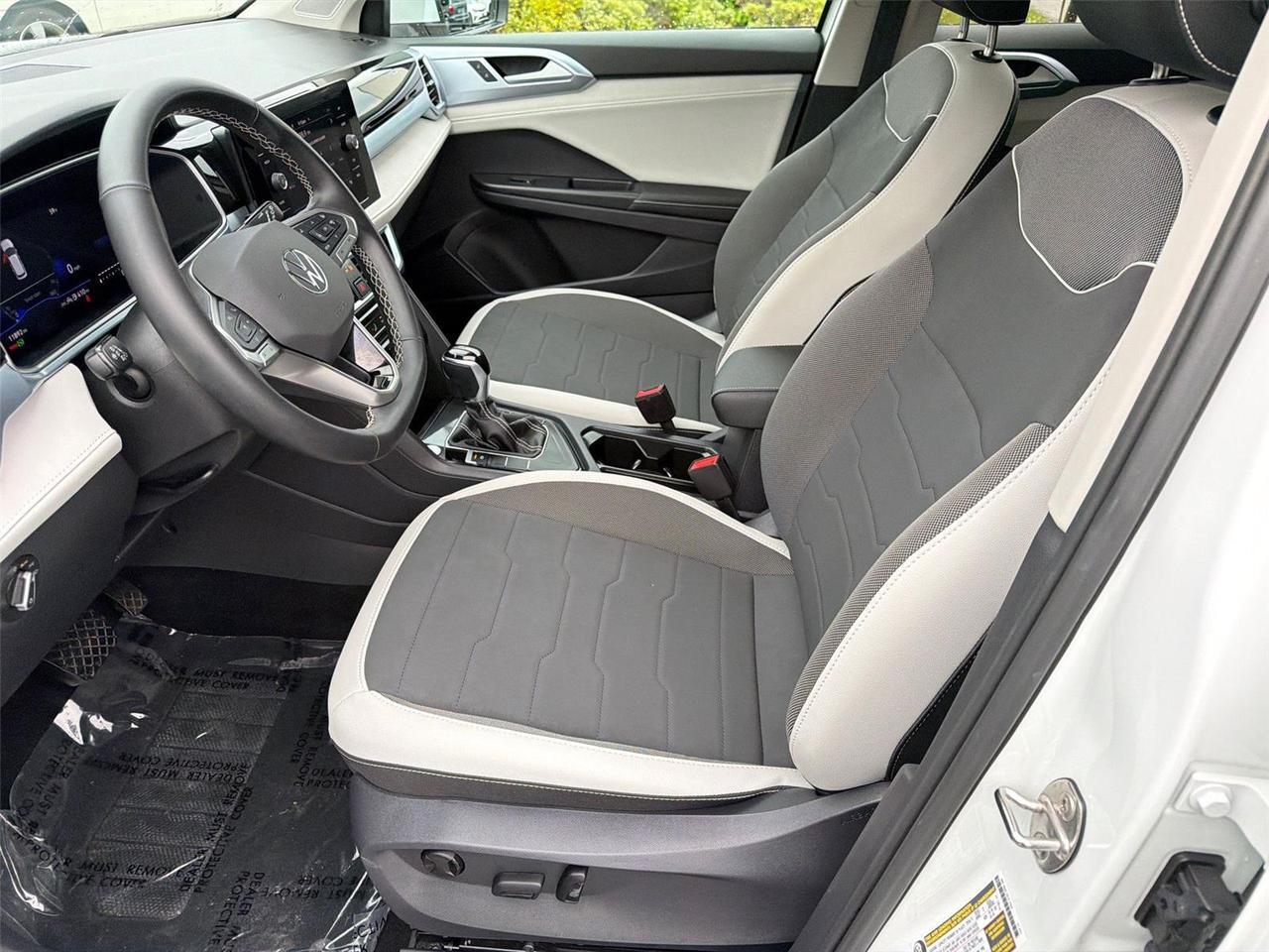 2025 Volkswagen Taos SE Hagerstown MD