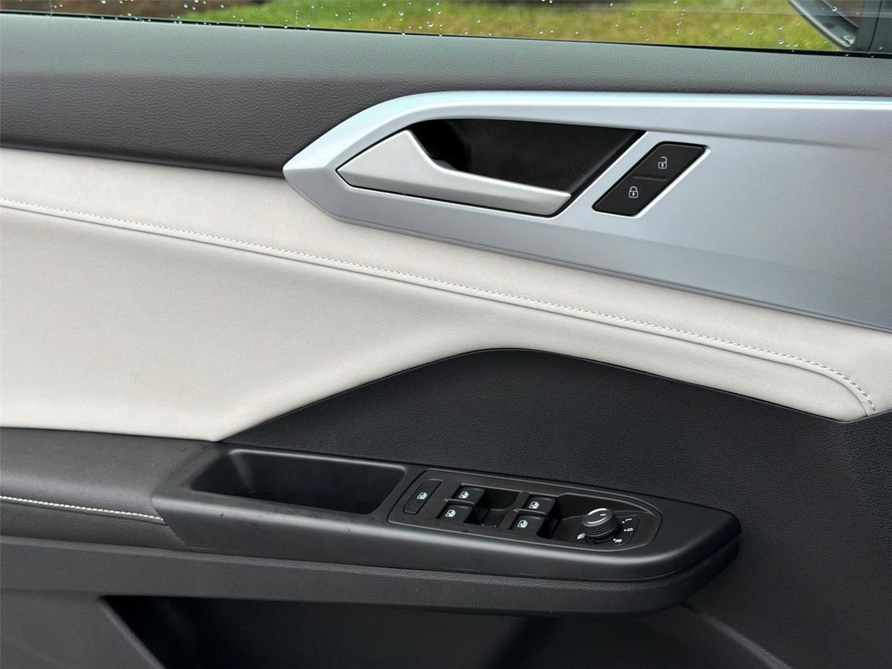 2025 Volkswagen Taos SE Hagerstown MD