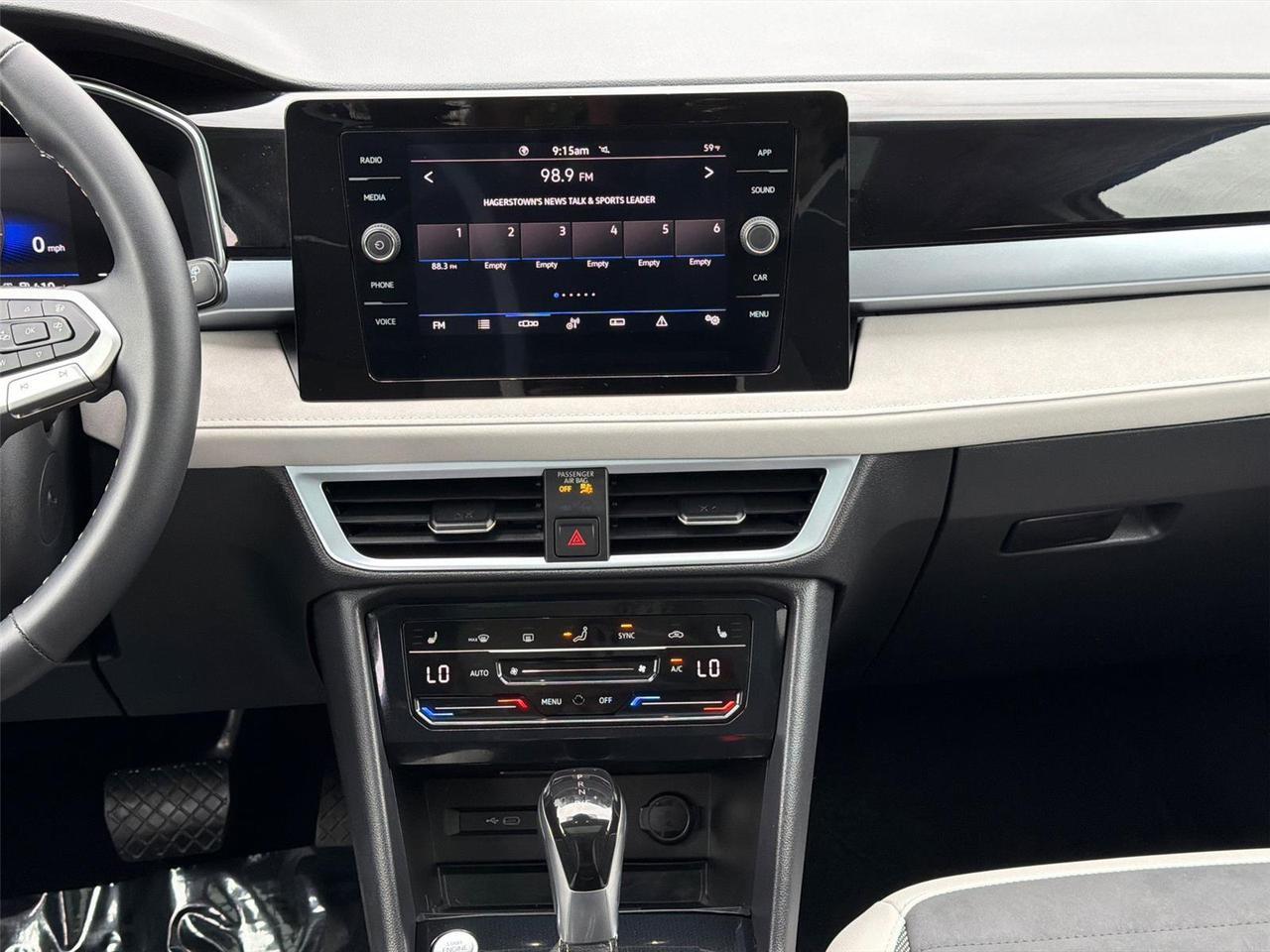2025 Volkswagen Taos SE Hagerstown MD