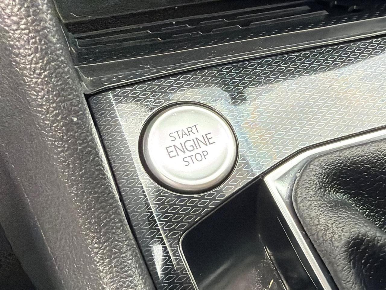 2025 Volkswagen Taos SE Hagerstown MD