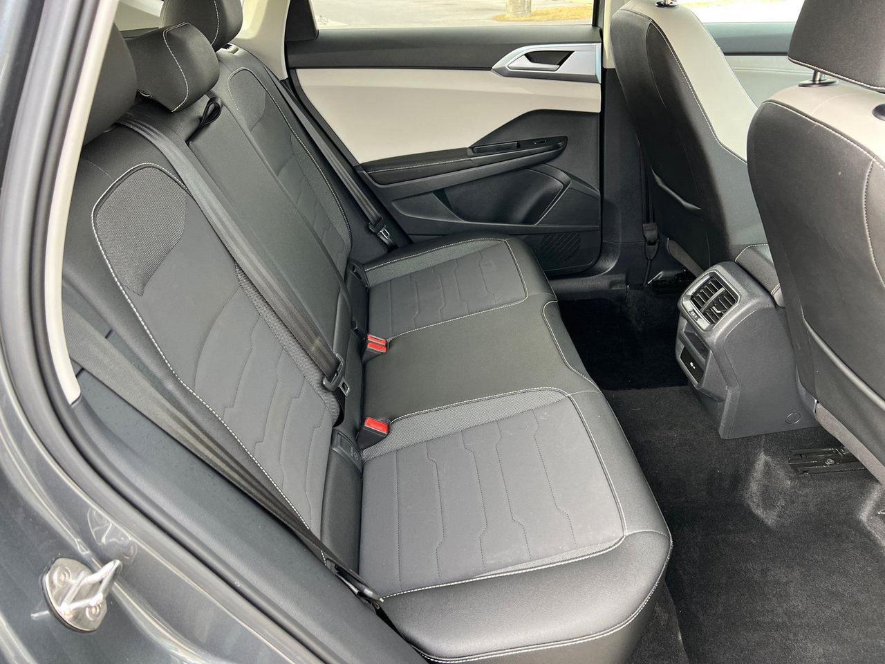 2025 Volkswagen Taos SE Hagerstown MD