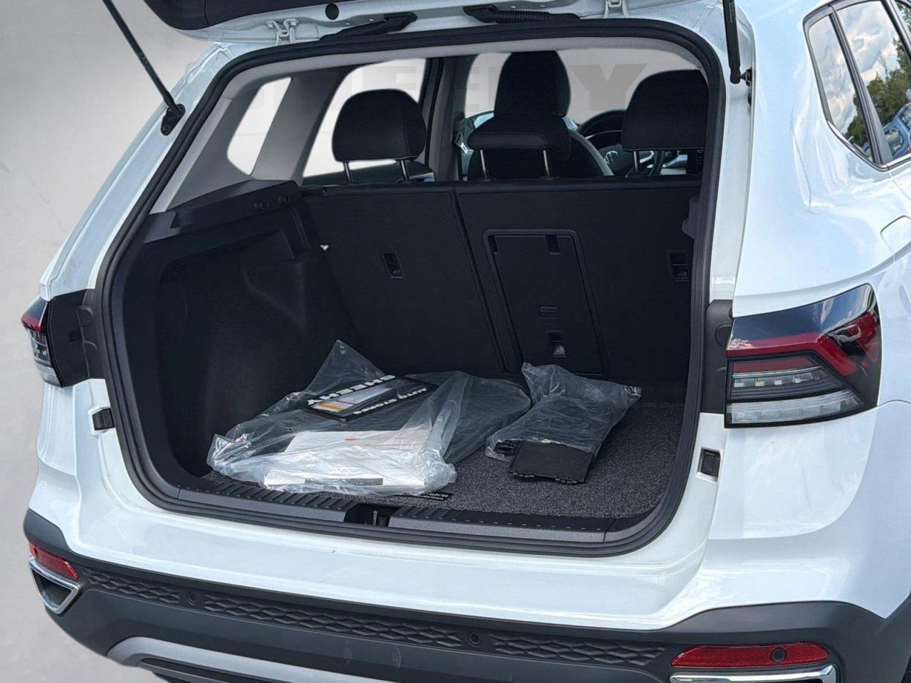 2025 Volkswagen Taos SE Hagerstown MD