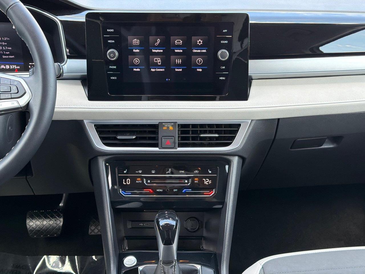 2025 Volkswagen Taos SE Hagerstown MD