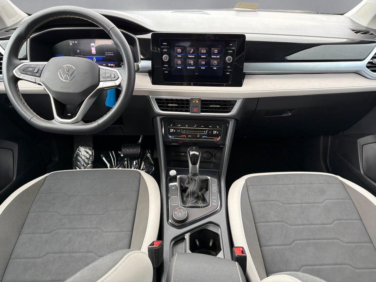 2025 Volkswagen Taos SE Hagerstown MD