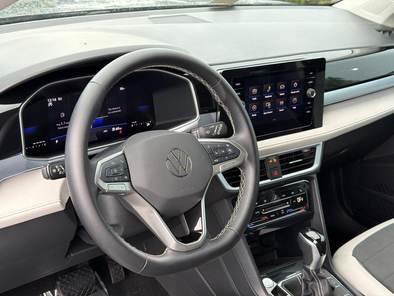 2025 Volkswagen Taos SE Hagerstown MD