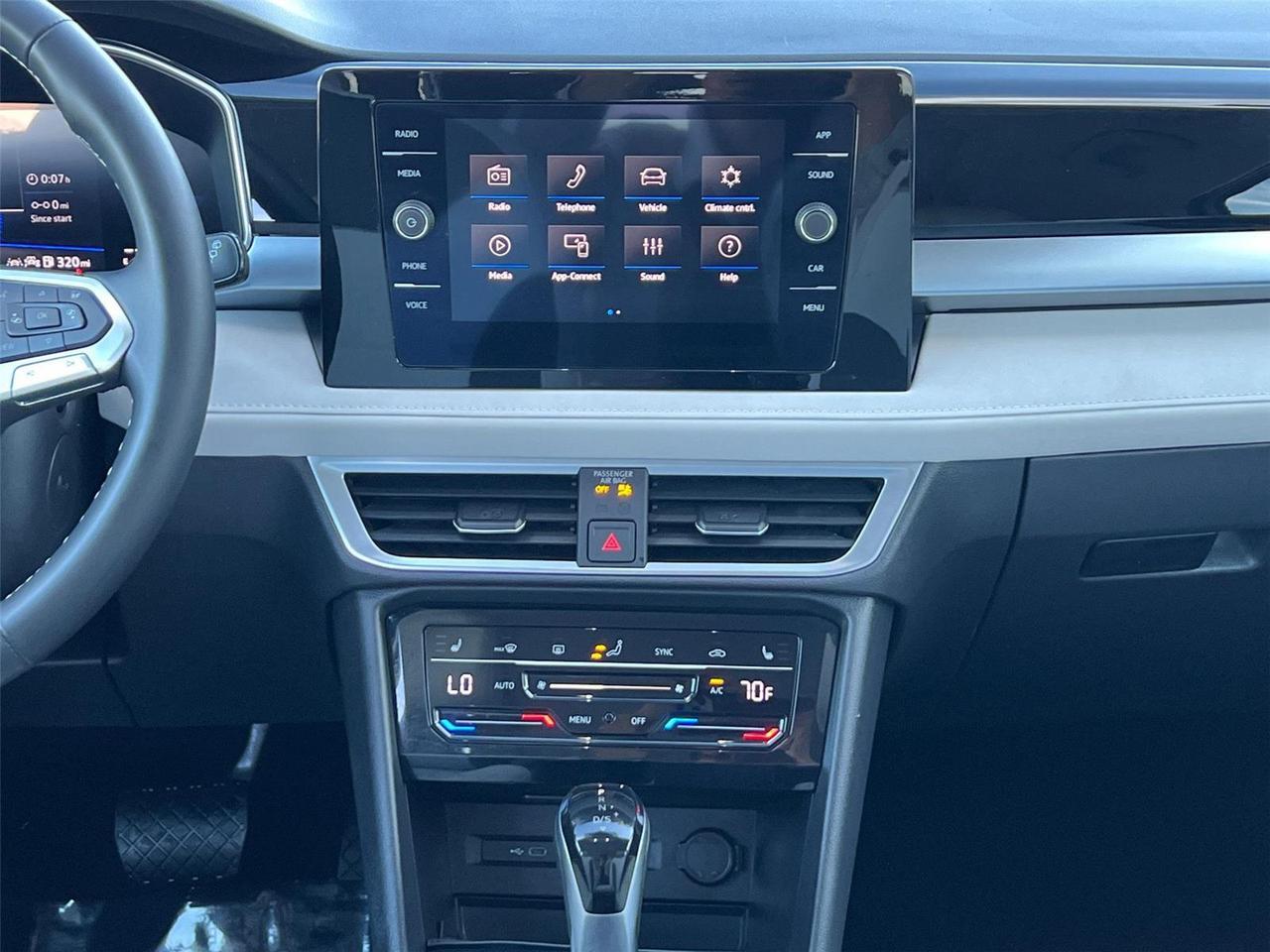 2025 Volkswagen Taos SE Hagerstown MD