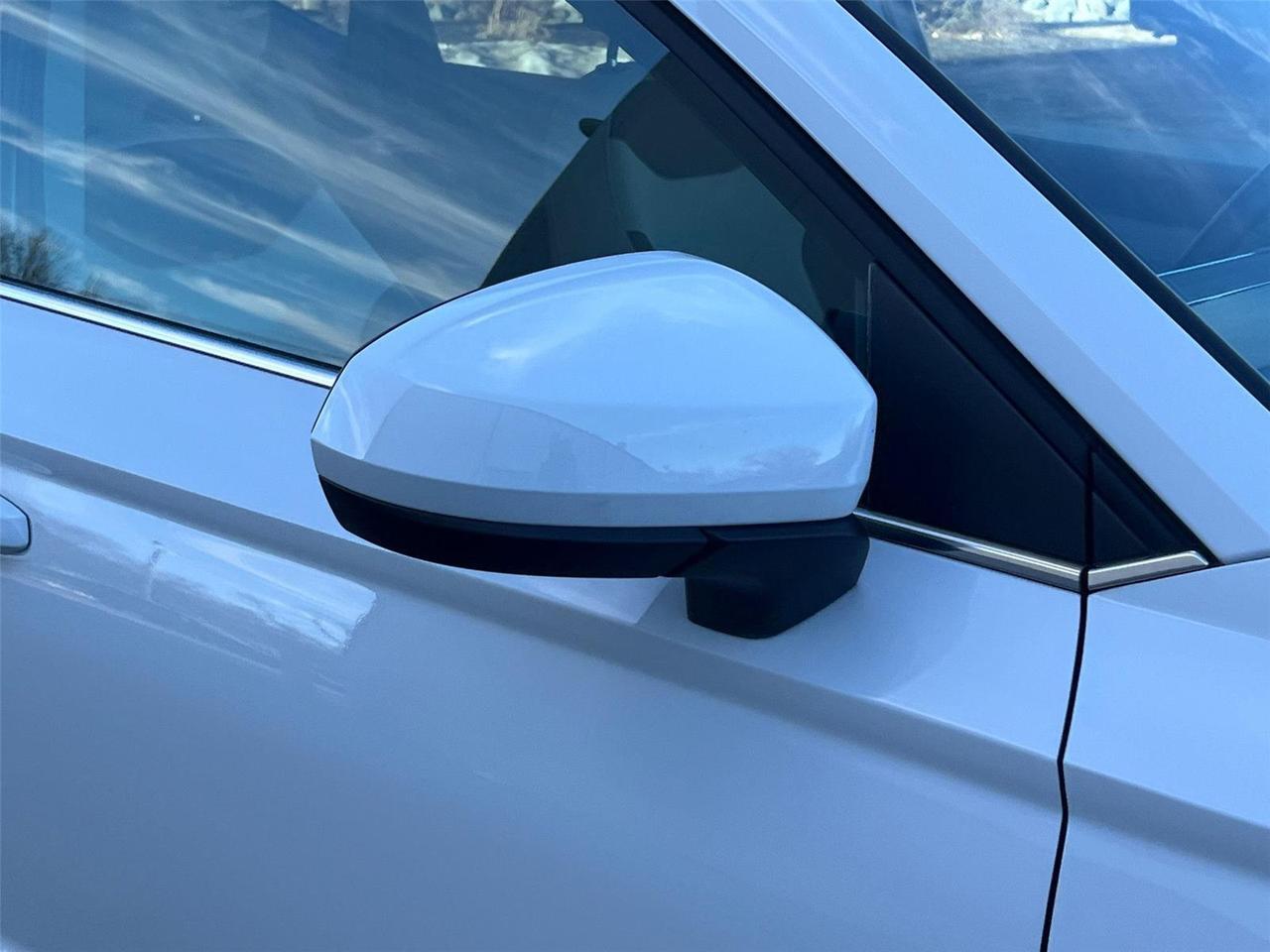 2025 Volkswagen Taos SE Hagerstown MD