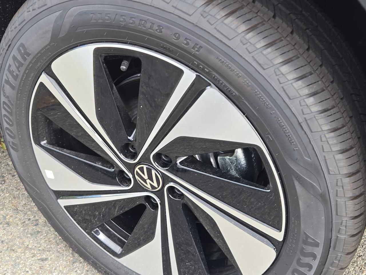 2025 Volkswagen Taos SE Medford MA