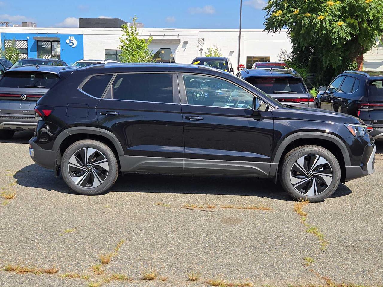 2025 Volkswagen Taos SE Medford MA