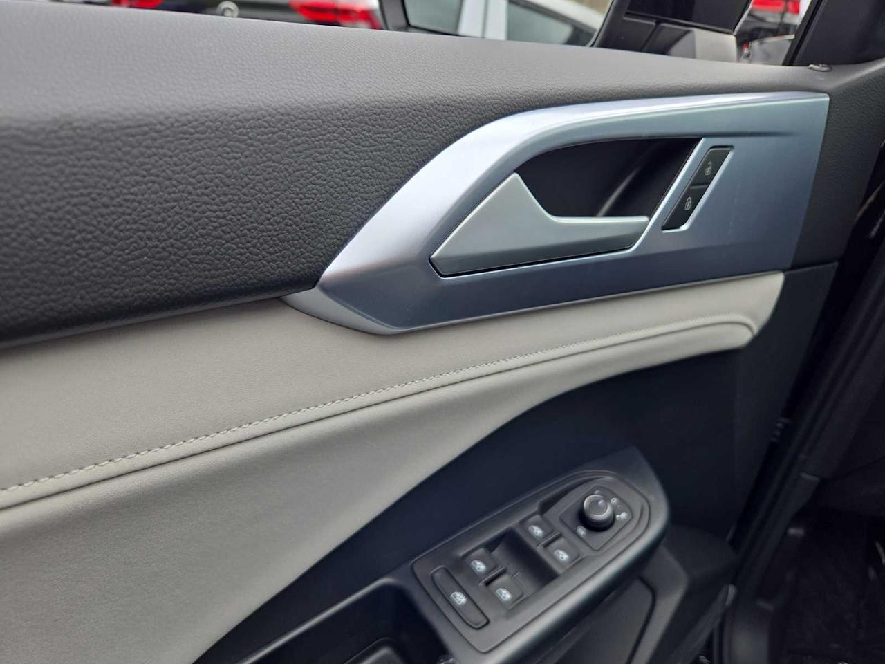 2025 Volkswagen Taos SE Medford MA
