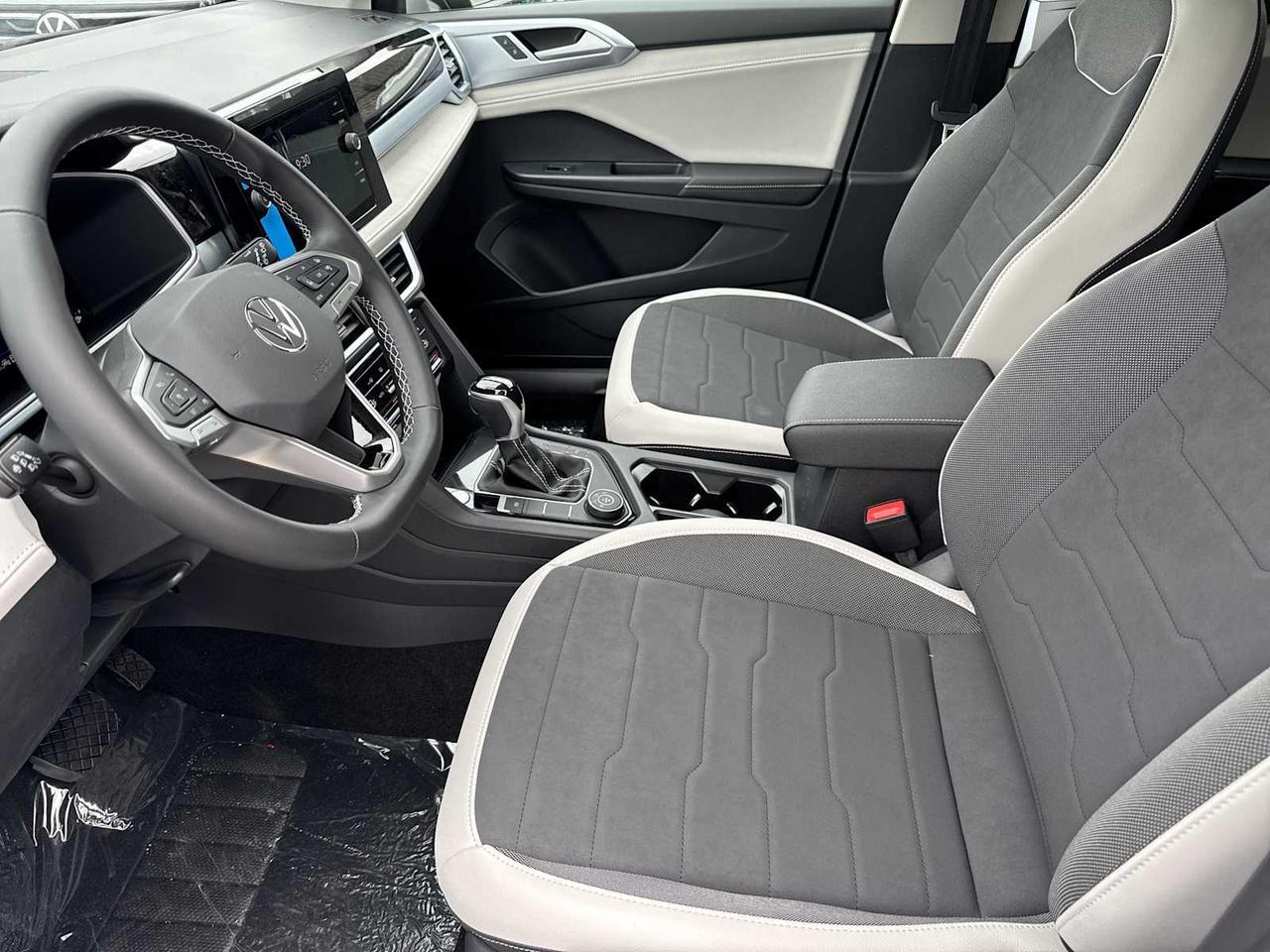 2025 Volkswagen Taos SE Medford MA