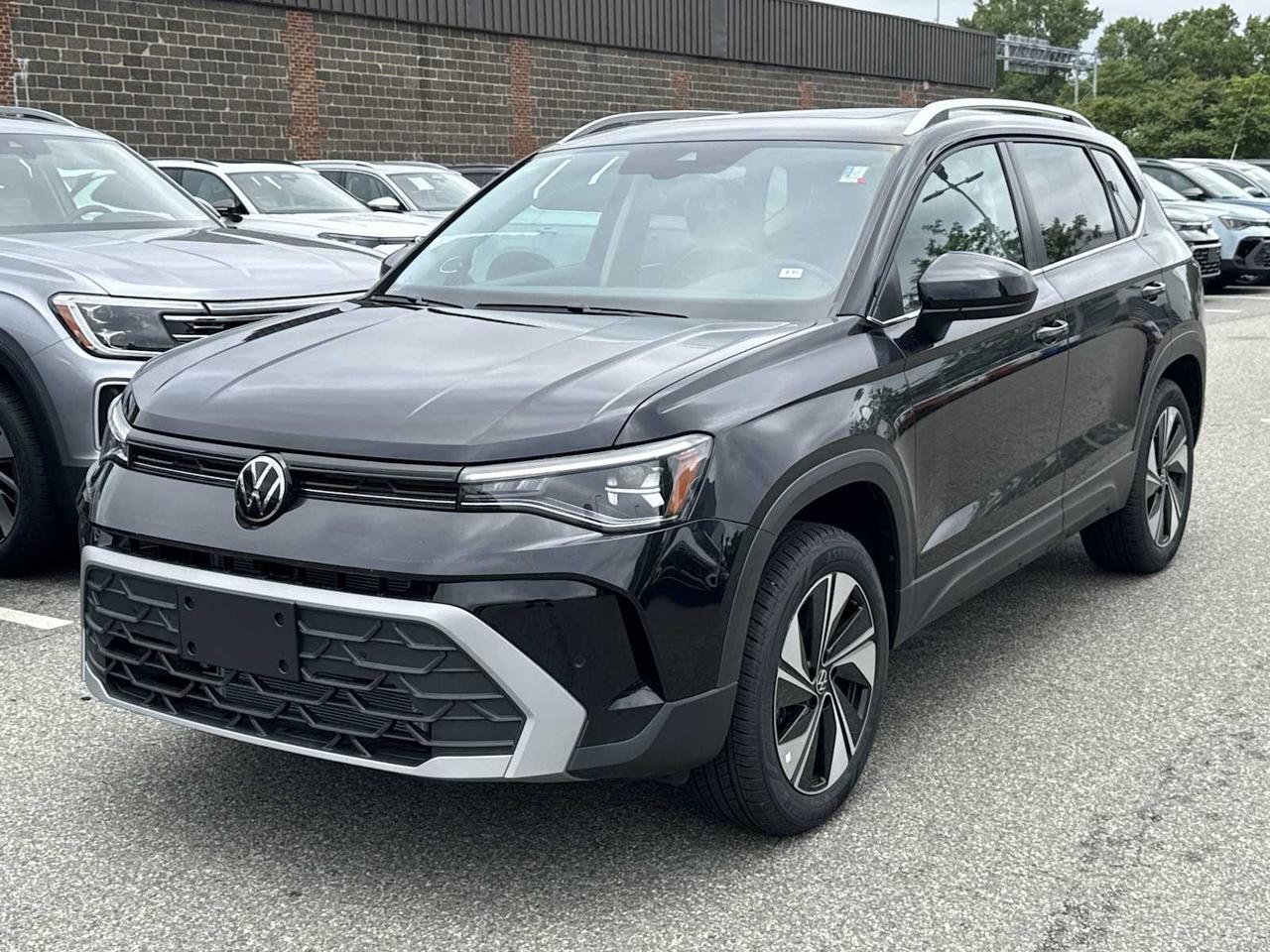 2025 Volkswagen Taos SE Medford MA