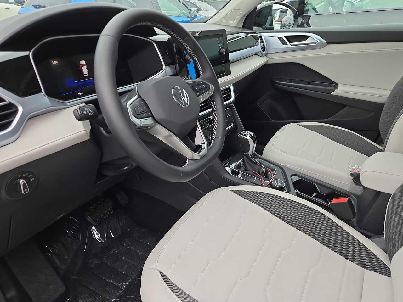 2025 Volkswagen Taos SE Medford MA