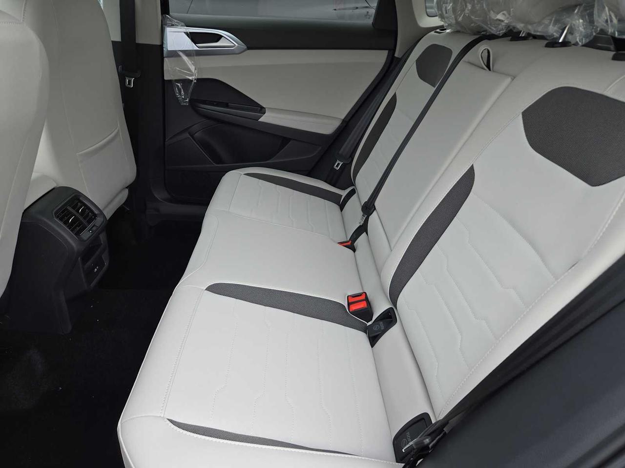 2025 Volkswagen Taos SE Medford MA