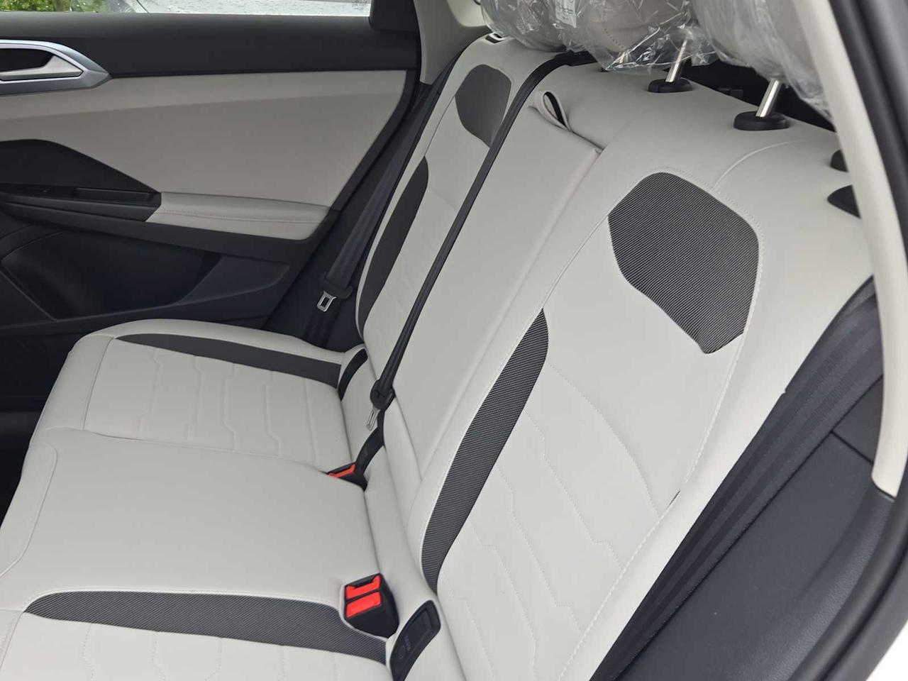 2025 Volkswagen Taos SE Medford MA
