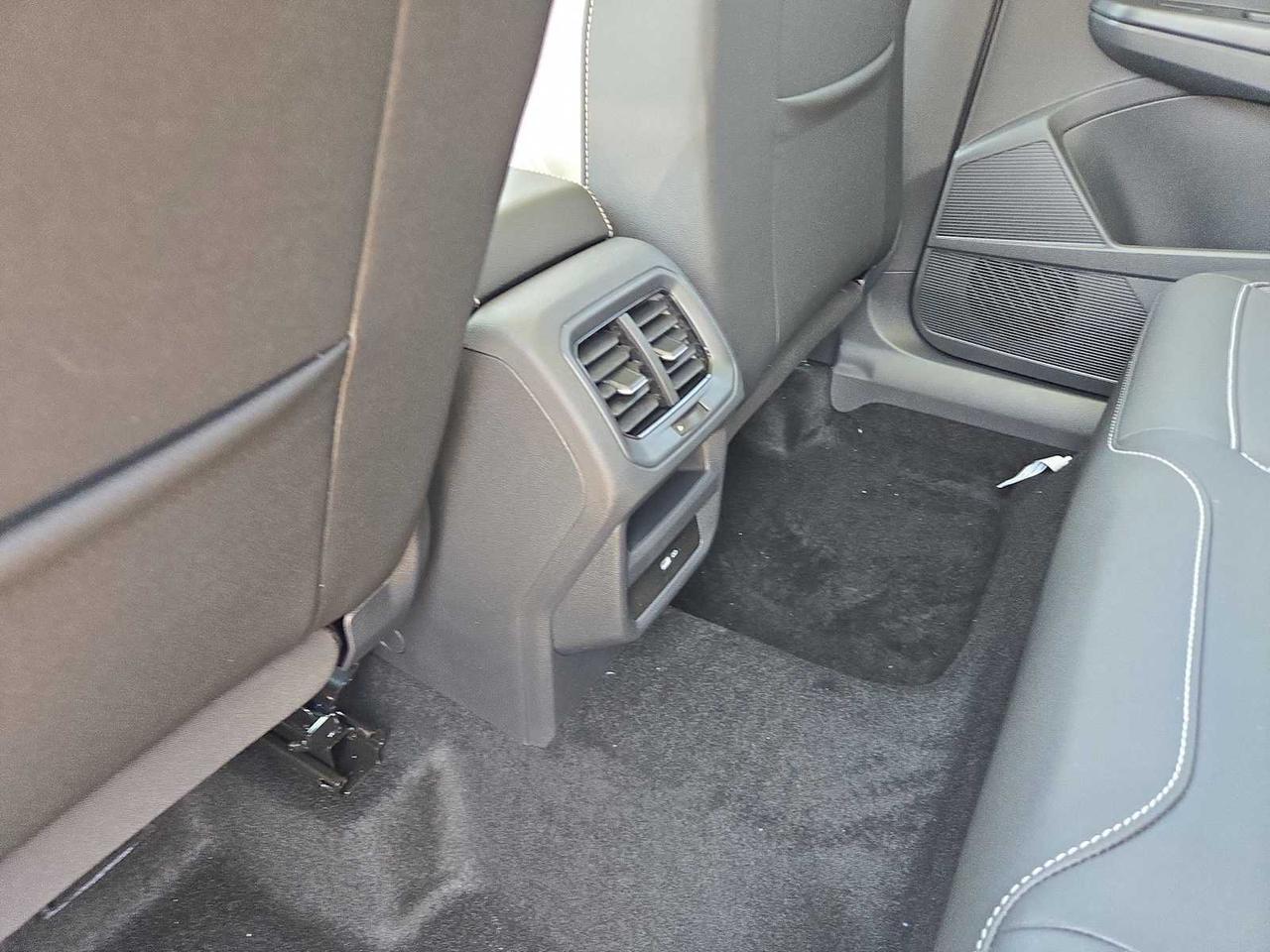 2025 Volkswagen Taos SE Medford MA