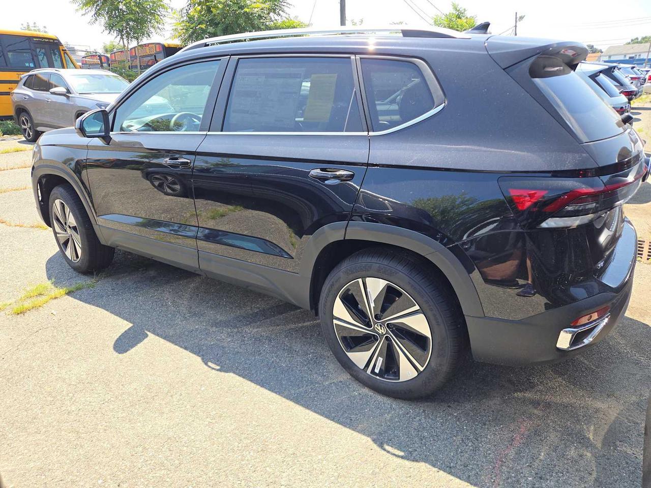 2025 Volkswagen Taos SE Medford MA