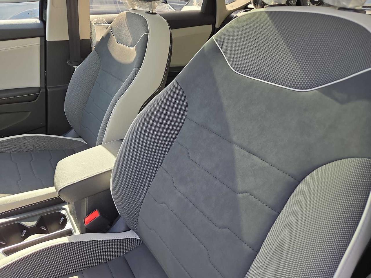 2025 Volkswagen Taos SE Medford MA