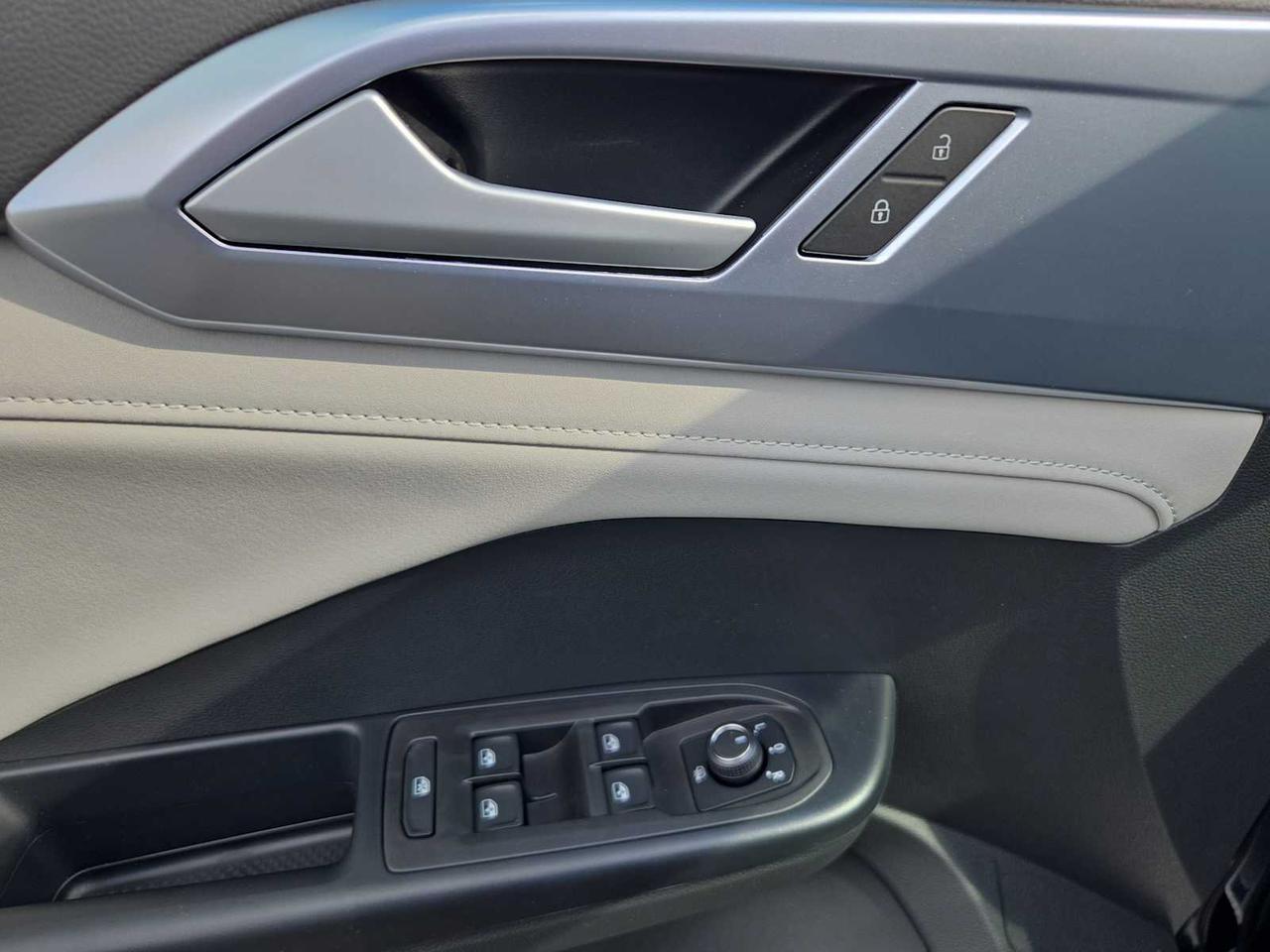 2025 Volkswagen Taos SE Medford MA