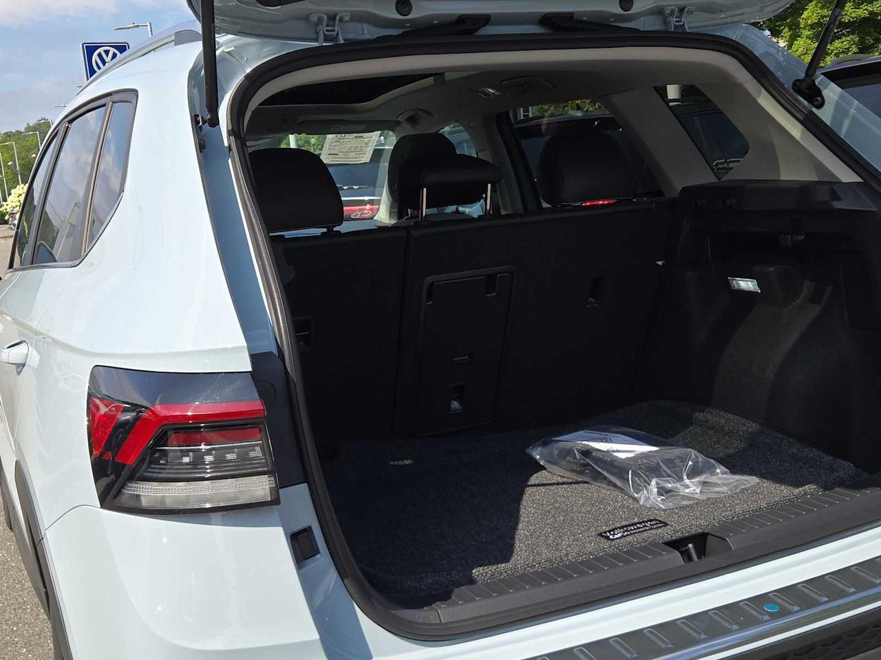 2025 Volkswagen Taos SE Wellesley MA