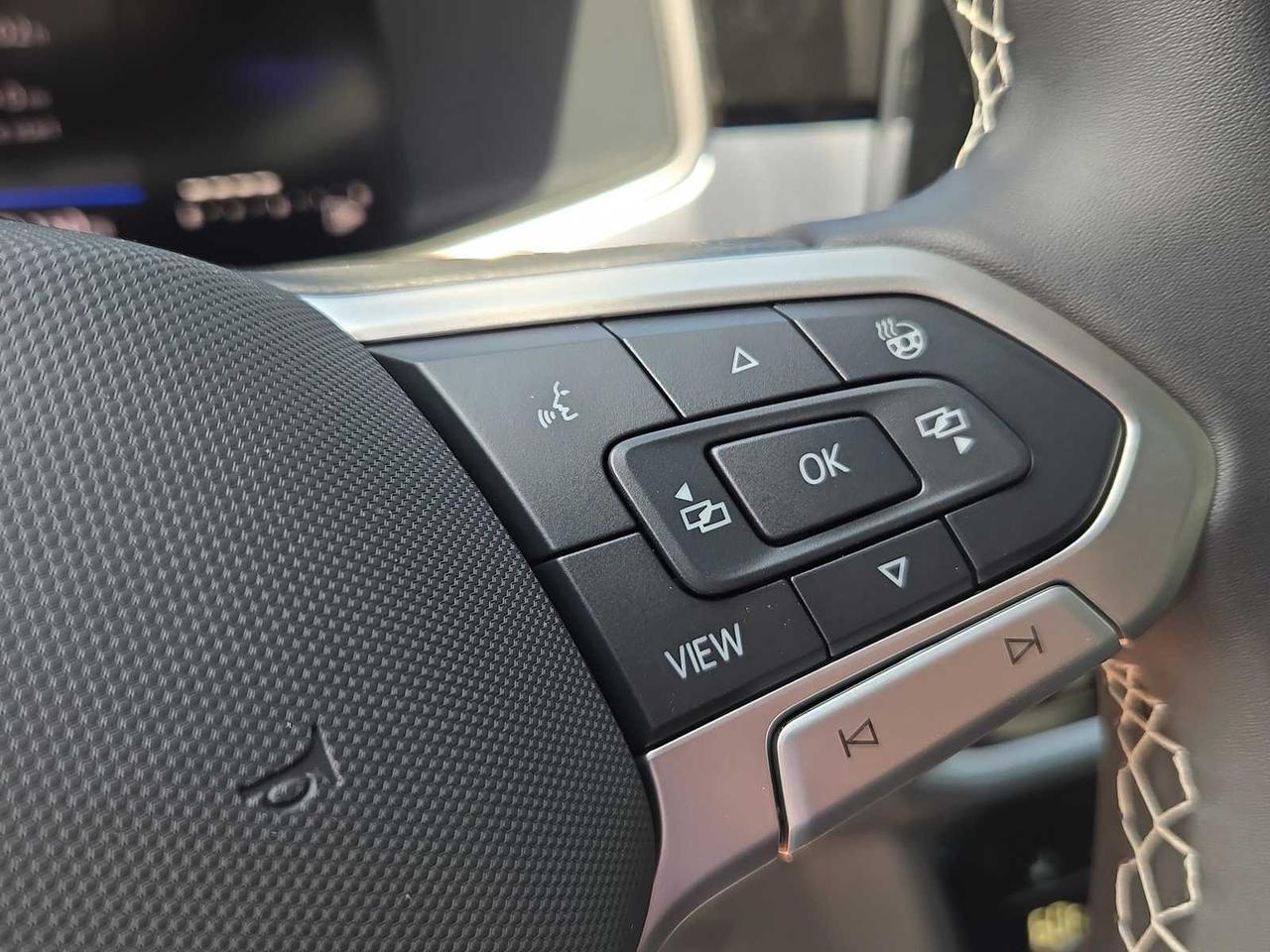 2025 Volkswagen Taos SE Wellesley MA