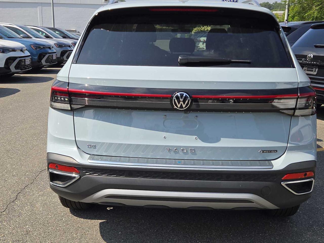 2025 Volkswagen Taos SE Wellesley MA