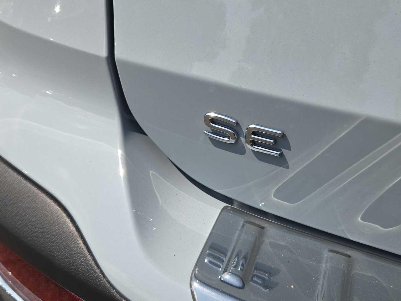 2025 Volkswagen Taos SE Wellesley MA