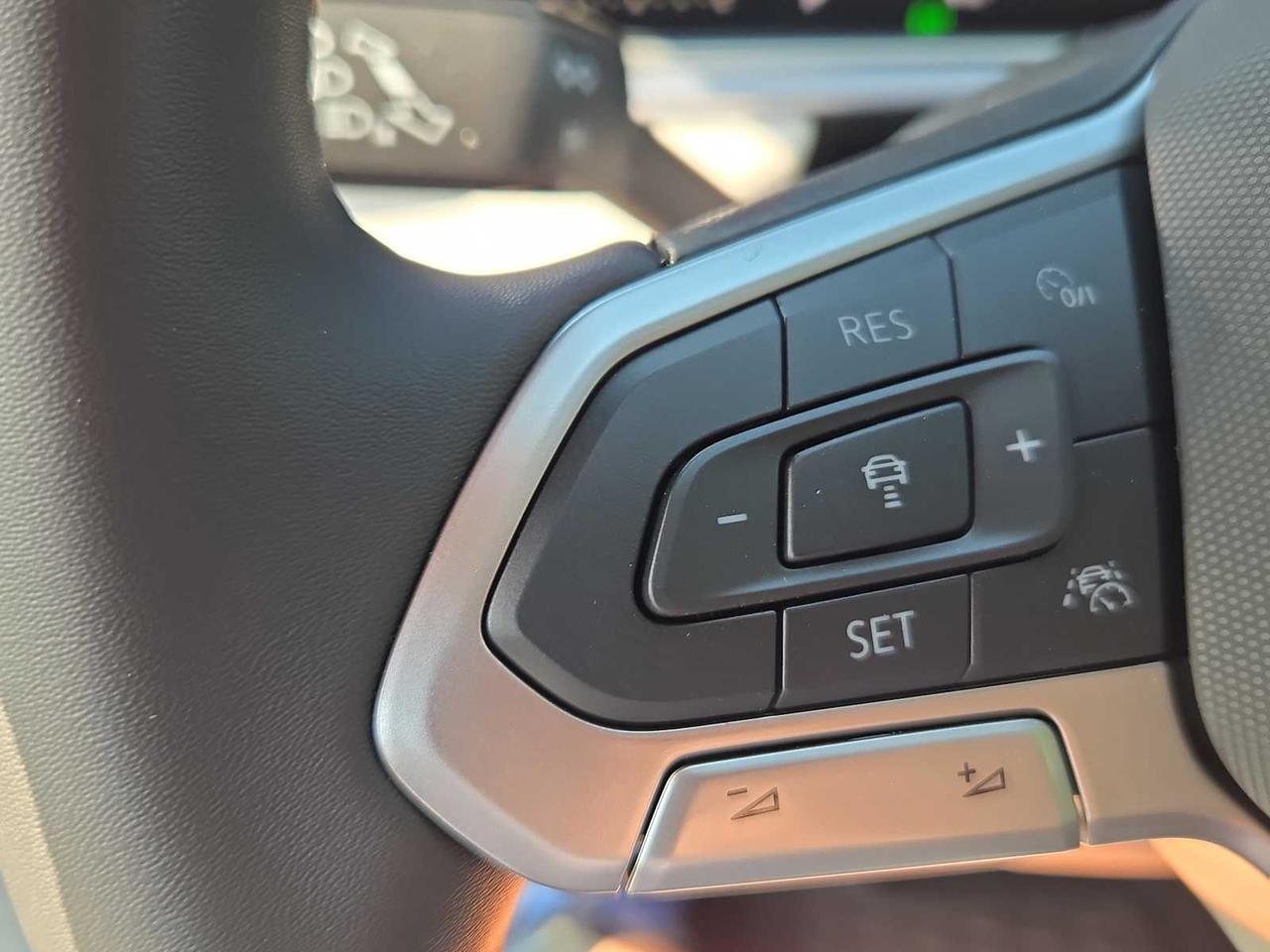 2025 Volkswagen Taos SE Wellesley MA