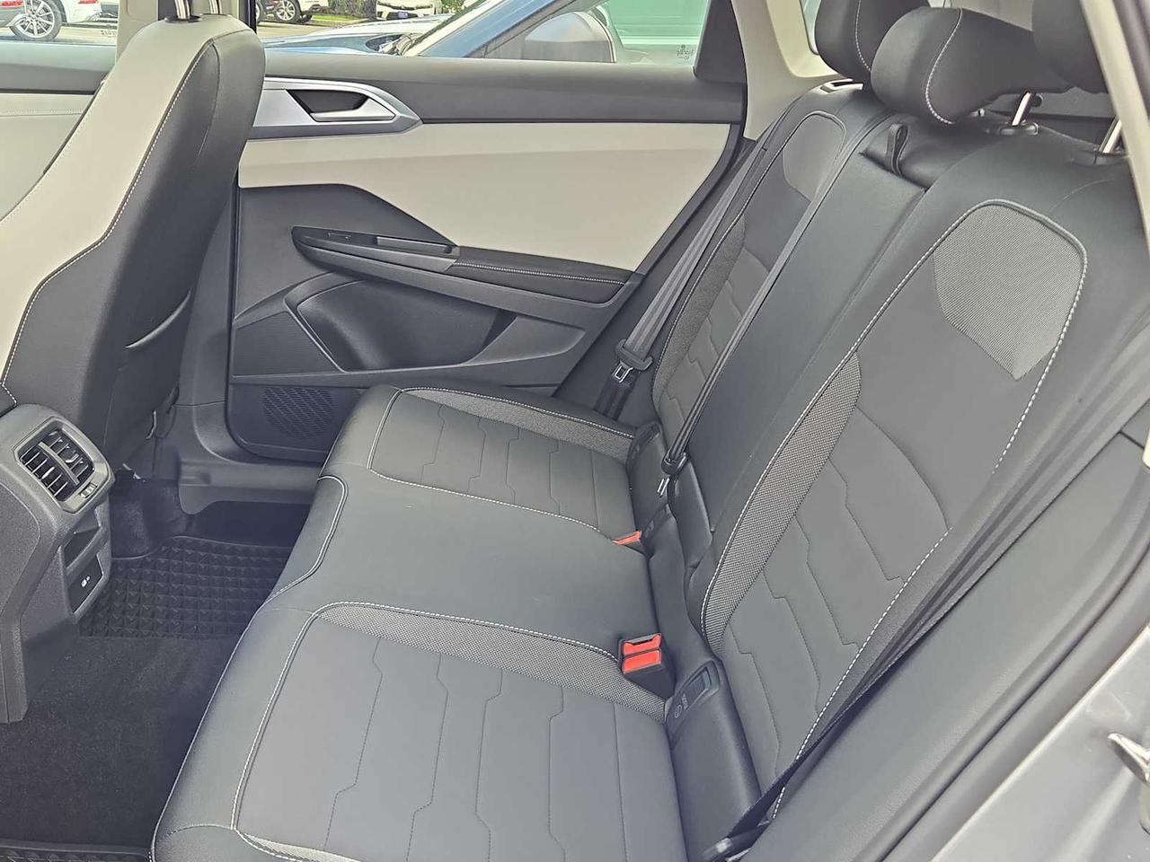 2025 Volkswagen Taos SE Wellesley MA